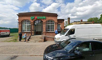 Groszek, sklep przy dworcu Prabuty