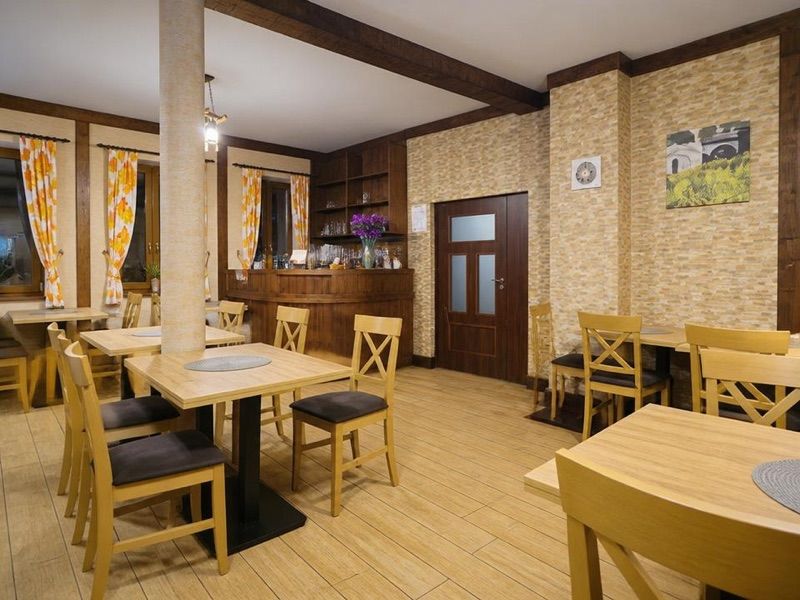 Bistro Avoca, okolice dworca Pyrzowice Lotnisko