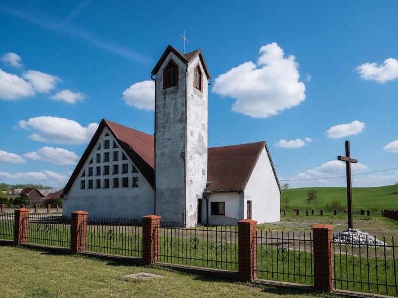 Kościół Rzymskokatolicki pw. św. Maksymiliania Marii Kolbe, atrakcja w pobliżu dworca Sędzisław