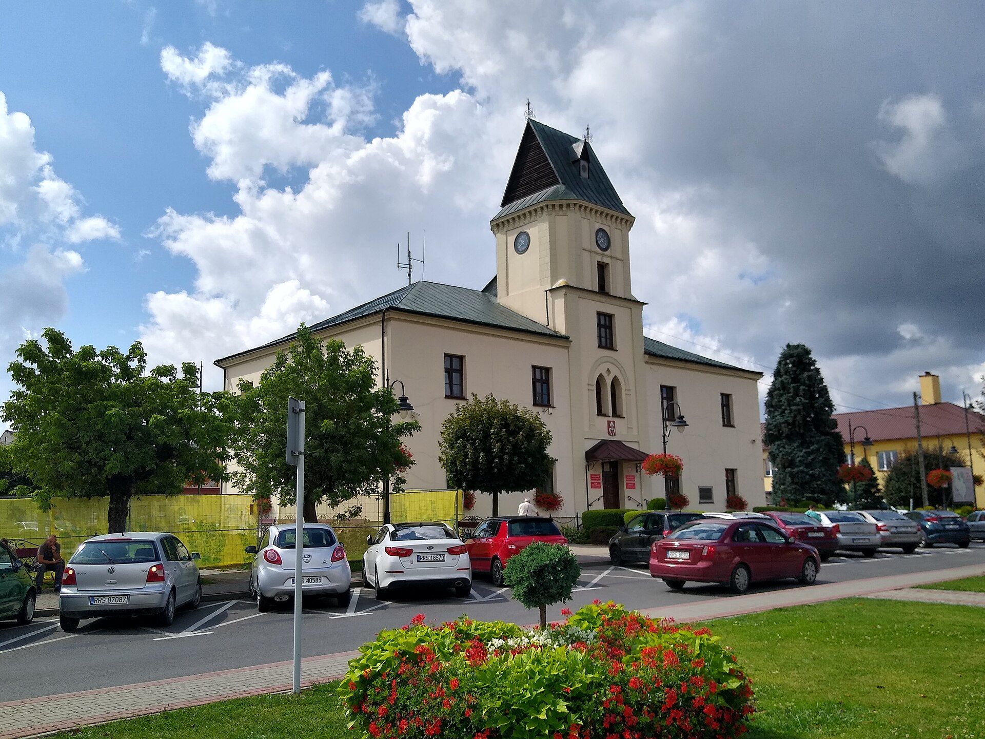 Ratusz, atrakcja w pobliżu dworca Sędziszów Małopolski