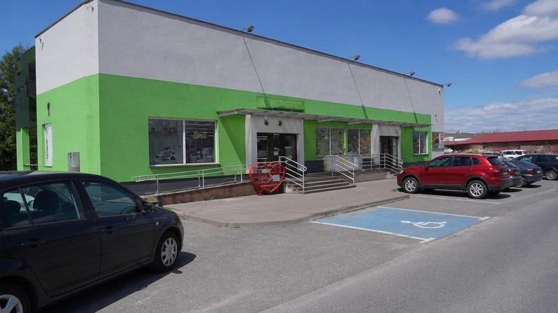 Delikatesy Centrum, sklep przy dworcu Sędziszów Małopolski
