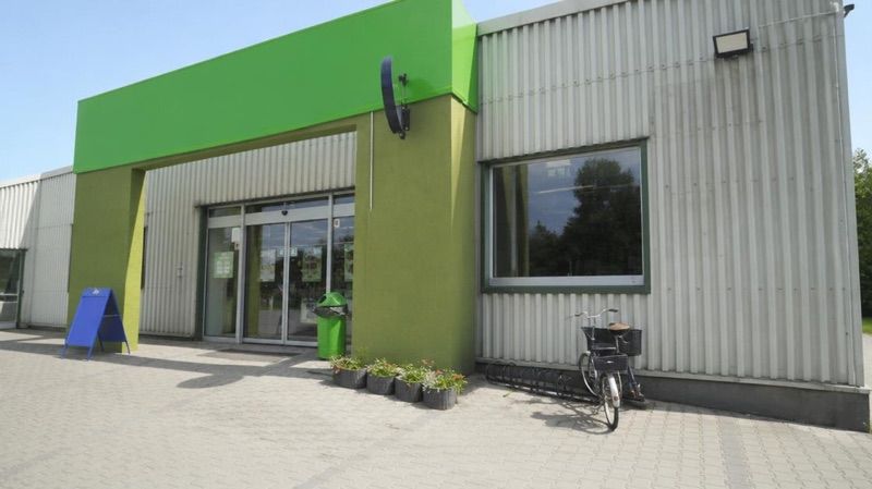 Delikatesy Centrum, sklep przy dworcu Sędziszów
