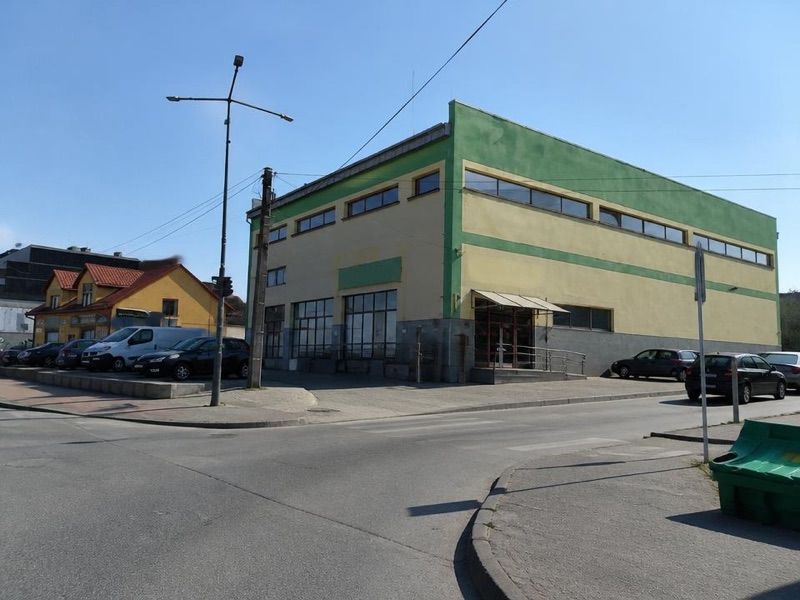 Lewiatan, sklep przy dworcu Sędziszów