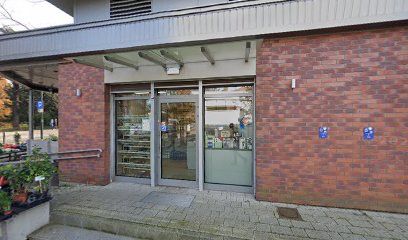 Regina. Kiosk z prasą, sklep przy dworcu Sopot