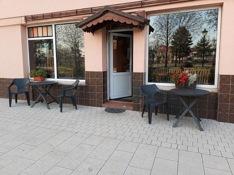 Bar Orientalny A Dong, okolice dworca Stalowa Wola Rozwadów