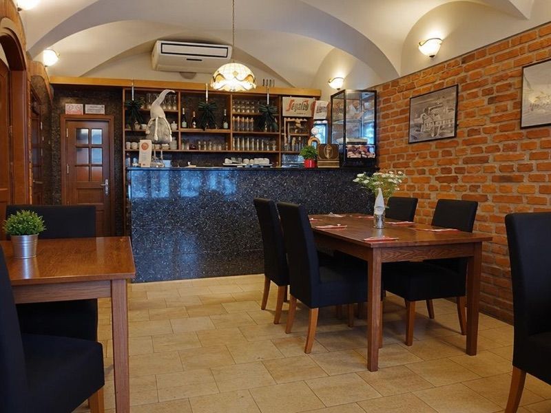 Restauracja Ordynata Rozwadów, okolice dworca Stalowa Wola Rozwadów