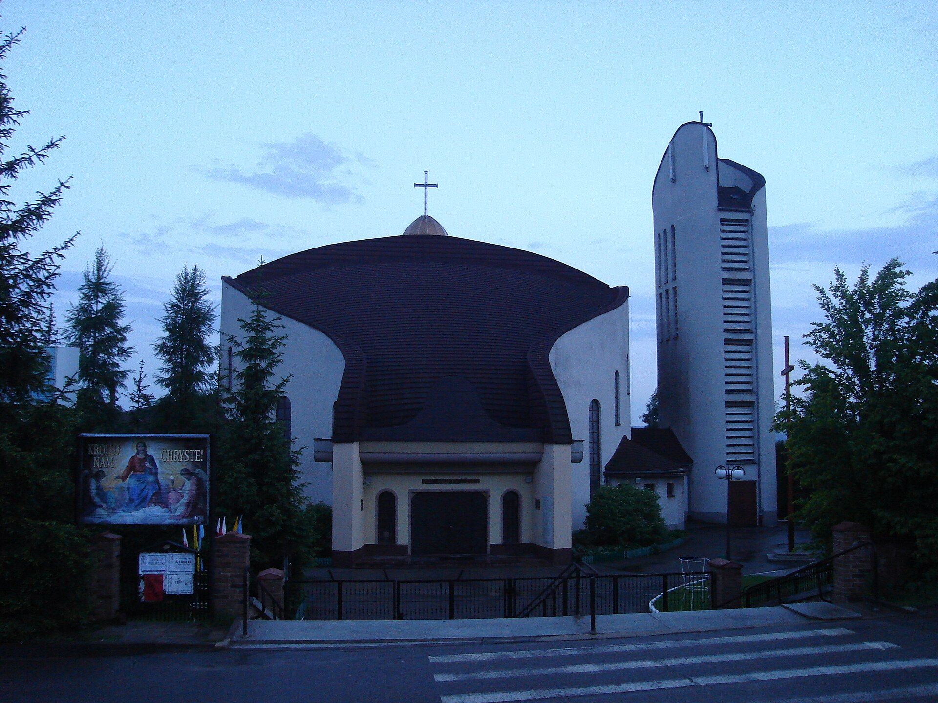 Parafia Matki Bożej Nieustającej Pomocy w Starachowicach, atrakcja w pobliżu dworca Starachowice