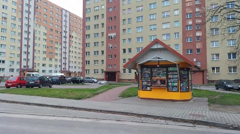 Kiosk, sklep przy dworcu Starachowice