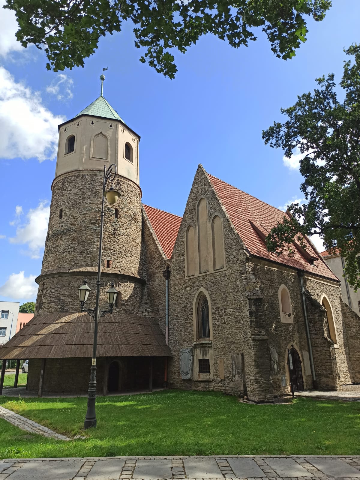 Rotunda Św. Gotarda, atrakcja w pobliżu dworca Strzelin