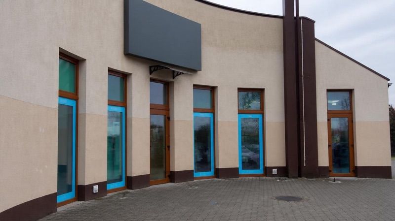 Apteka Centrum Zdrowia / Punkt Szczepień, sklep przy dworcu Strzelin