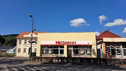 Drogeria Rossmann, sklep przy dworcu Sucha Beskidzka Zamek