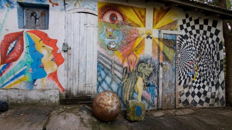 Podwórko streetart, atrakcja w pobliżu dworca Świebodzin