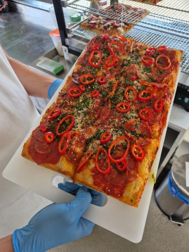 Kosmic Pizza, okolice dworca Dąbie