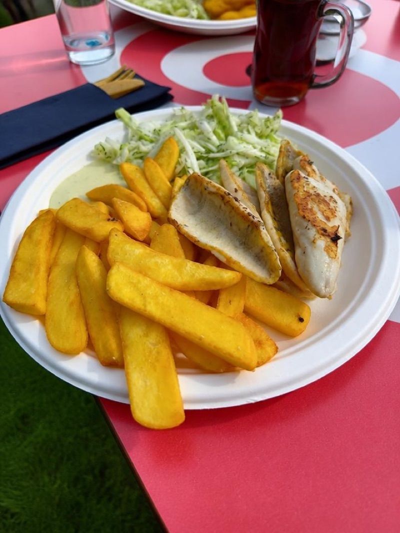 Sum i Szprotka gastronomia -food truck, okolice dworca Dąbie