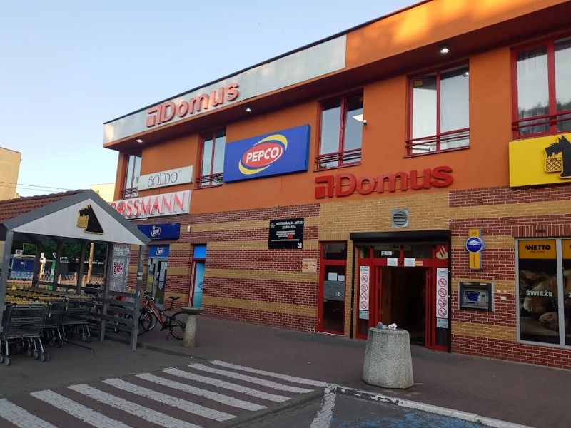 CH Domus, galeria handlowa w pobliżu dworca Dąbie