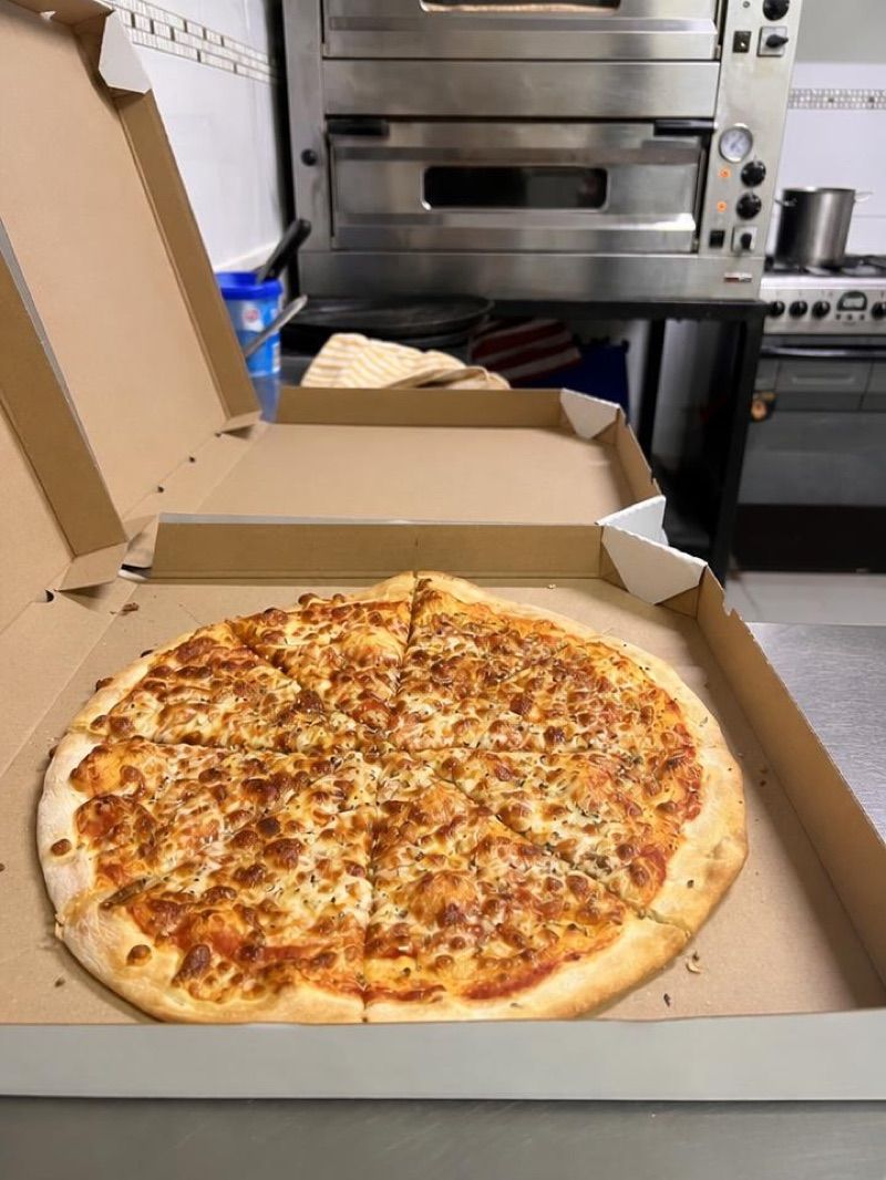 Pizza z dowozem, okolice dworca Szczytna