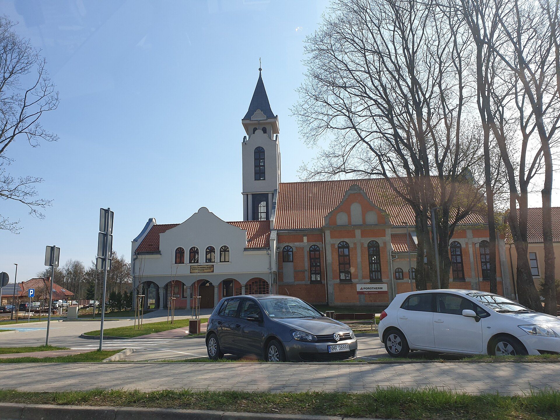 Kościół MB Różańcowej, atrakcja w pobliżu dworca Szklarska Poręba Dolna