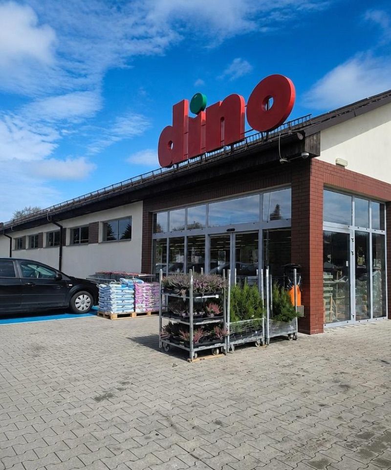 Dino, sklep przy dworcu Szklarska Poręba Dolna