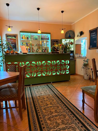 Restauracja Błękitny Paw, okolice dworca Szklarska Poręba Średnia