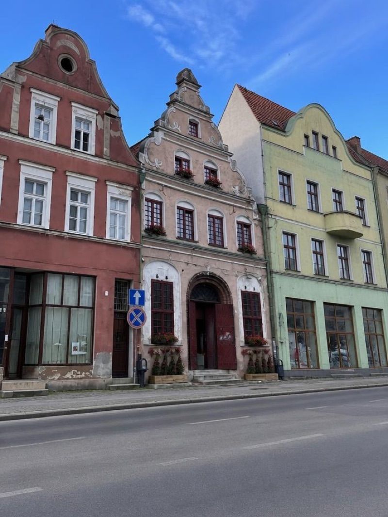 Pizzeria "Gromada" u Marka, okolice dworca Trzebiatów