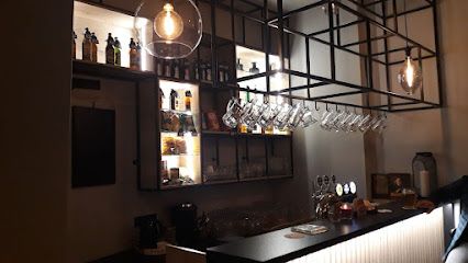 Duet. Bar piwny, okolice dworca Tychy