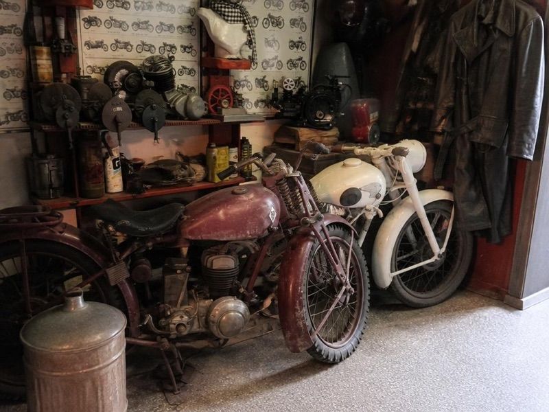 Muzeum Rdzawe Diamenty Ustroń. Kolekcja zabytkowych motocykli, atrakcja w pobliżu dworca Ustroń Zdrój
