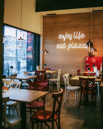Bella Napoli, okolice dworca Warszawa Główna