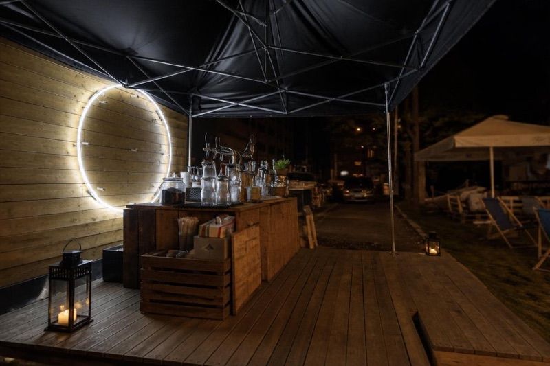 Chono Lulu, okolice dworca Warszawa Główna