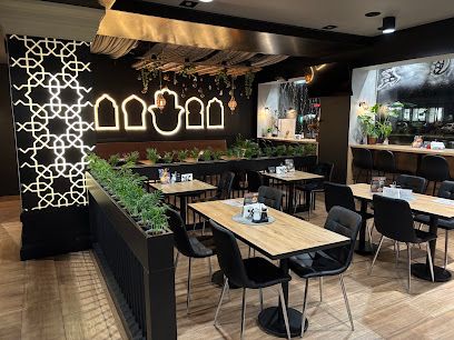 Hamsa Grill Restaurant, okolice dworca Warszawa Główna
