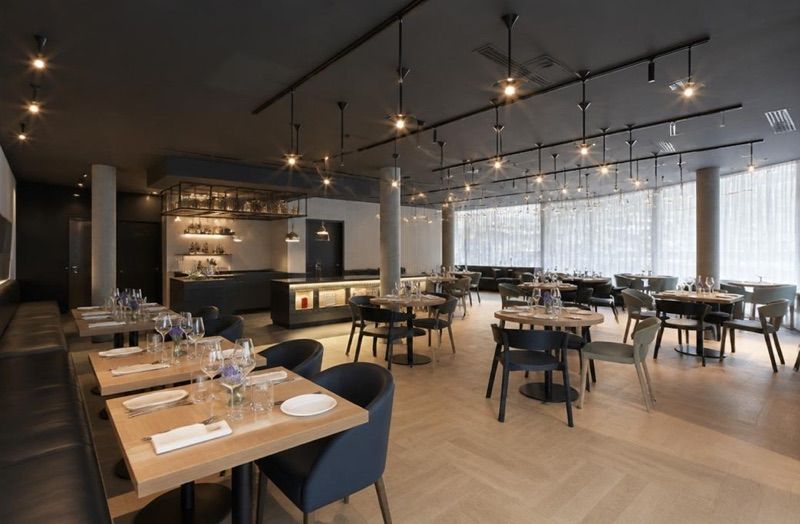 Restaurant Challenge '32, okolice dworca Warszawa Służewiec