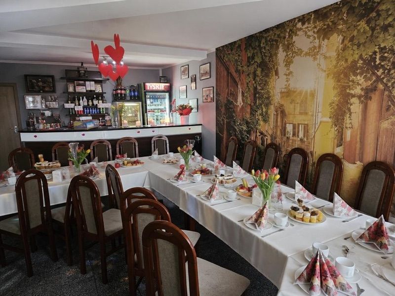 Fenix PUB, okolice dworca Wieleń Północny