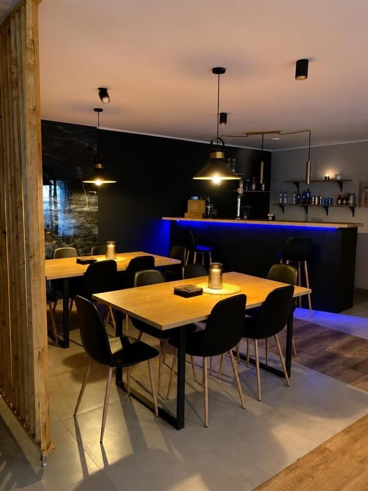 Pizzeria U Foki, okolice dworca Wieleń Północny