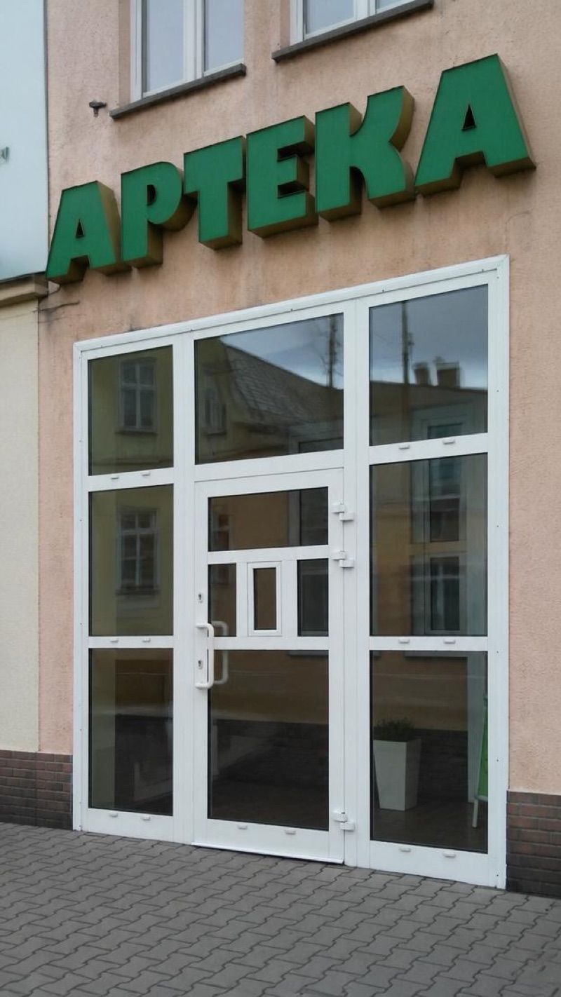Apteka SANITAS, sklep przy dworcu Wieleń Północny