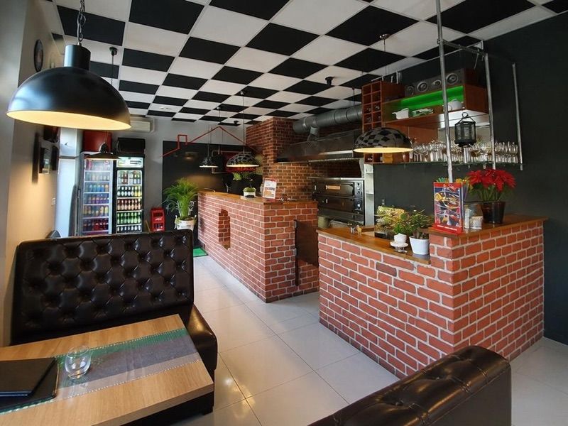 Pizza House Wołomin, okolice dworca Wołomin