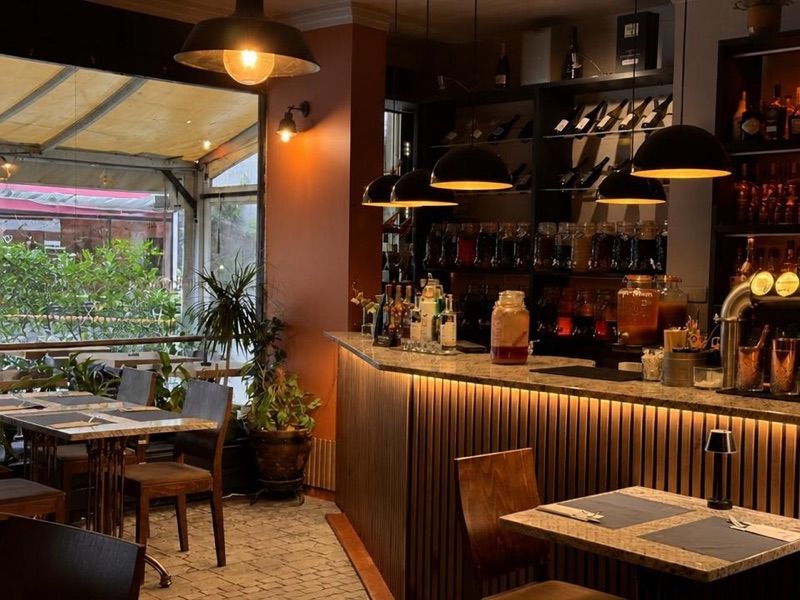 Restauracja Wrocławska, okolice dworca Wrocław Nadodrze