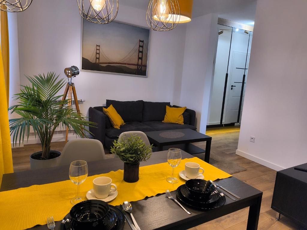 Tabago Studio 25 Zduńska Wola, Srebrna, hotel blisko dworca Zduńska Wola