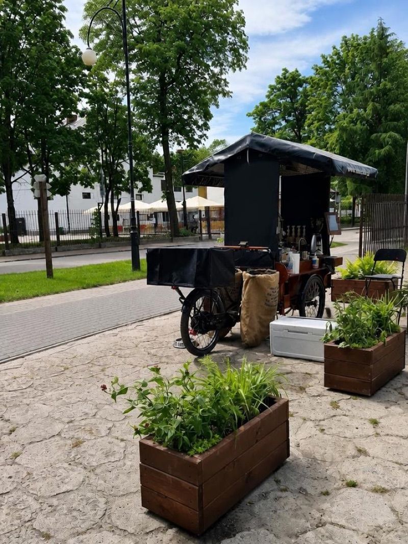 Bike Cafe Zwierzyniec, okolice dworca Zwierzyniec
