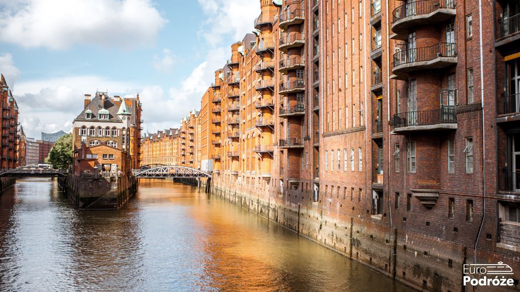 Hamburg – co warto zobaczyć? Najciekawsze atrakcje i zabytki miasta portowego Dzielnica Speicherstadt