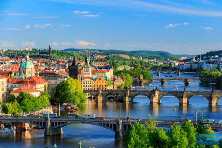Panorama Pragi Zdjęcie: Panorama Pragi z widokiem na mosty