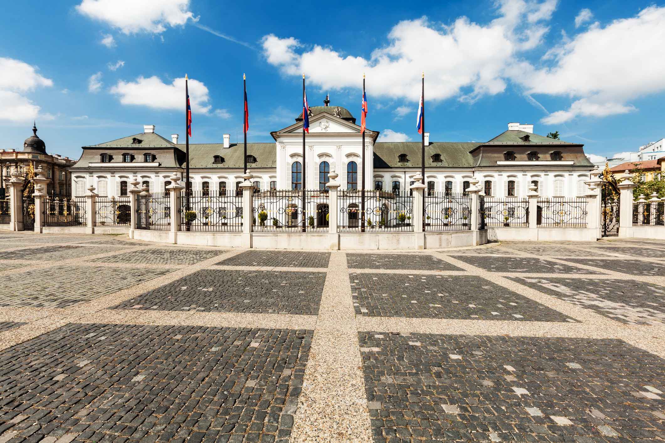 Atrakcje w Bratysławie — najlepsze miejsca i zabytki do zwiedzania Pałac Prezydencki w Bratysławie