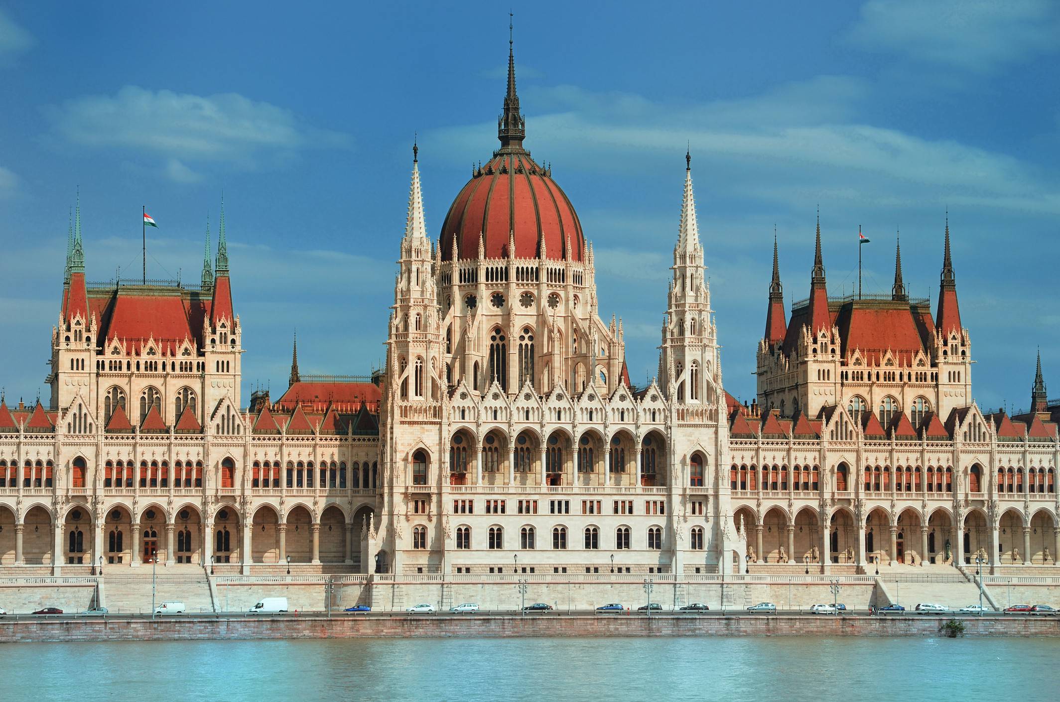 Atrakcje w Budapeszcie — najlepsze miejsca i zabytki do zwiedzania Parlament w Budapeszcie