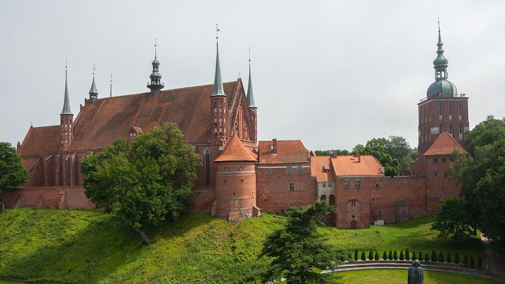 Warmia i Mazury - 16 atrakcji turystycznych, miejsc i zabytków Zamek we Fromborku