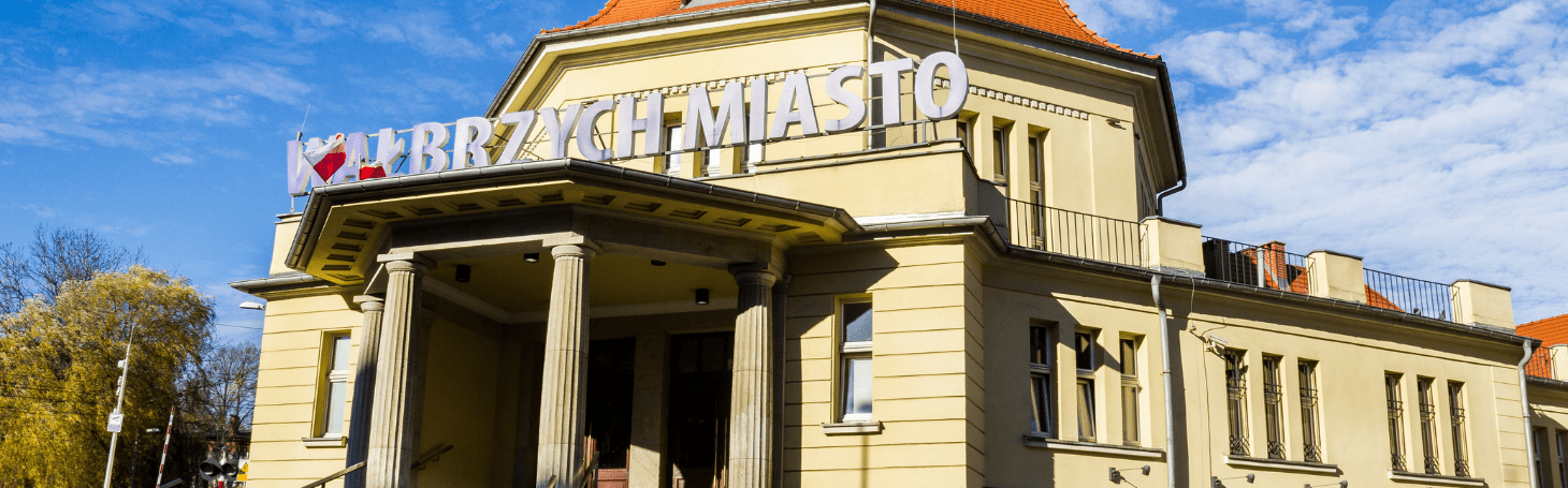Wałbrzych – atrakcje turystyczne i miejsca, które musisz zobaczyć Dworzec kolejowy w Wałbrzychu