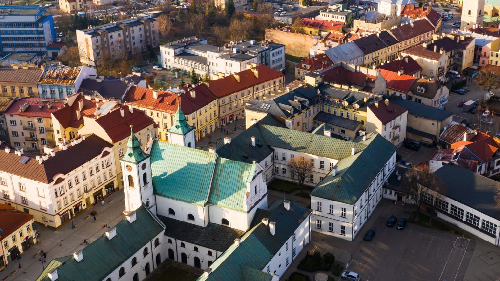 Jak dojechać do Rzeszowa z kluczowych miast w Polsce? Rzeszów z lotu ptaka