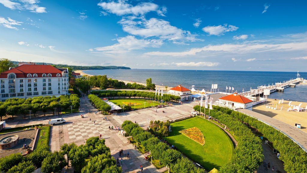Sopot – atrakcje i miejsca, które warto zobaczyć nad polskim morzem Skwer Kuracyjny