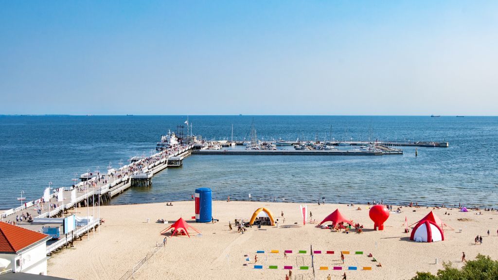 Sopot – atrakcje i miejsca, które warto zobaczyć nad polskim morzem Plaża w Sopocie