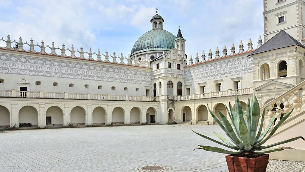 Podkarpacie - najciekawsze atrakcje turystyczne i miejsca regionu Zamek w Krasiczynie