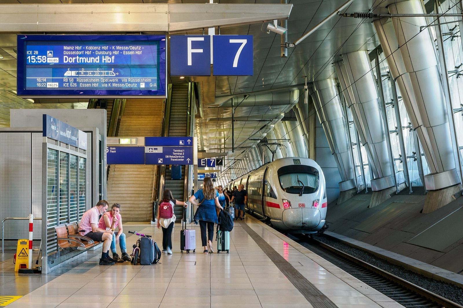 Bahnhof, Frankfurt (Oder) Dworzec Bahnhof, Frankfurt (Oder)