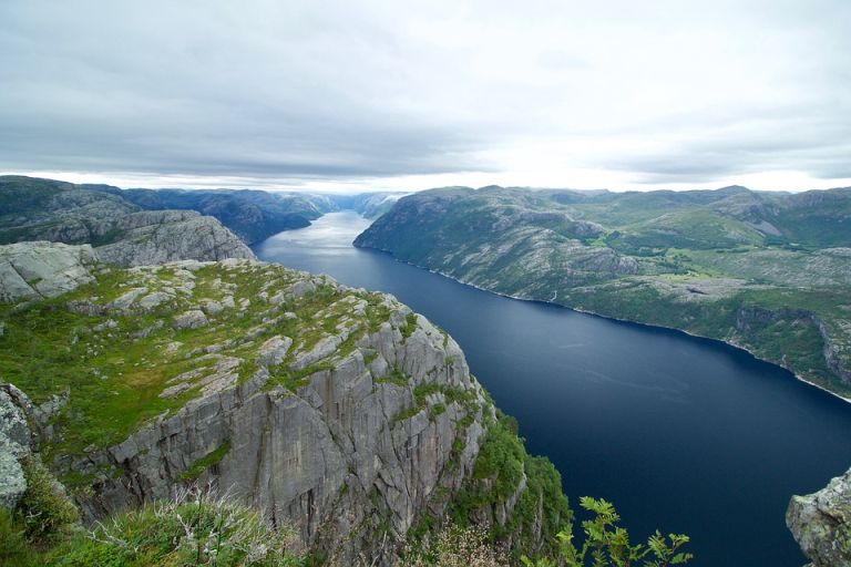 Norwegia - bilety kolejowe online Bergensbanen - trasa kolejowa Bergen-Oslo przez norweski płaskowyż Hardangervidda
