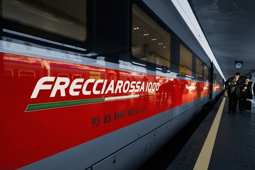 Pociąg Frecciarossa Frecciarossa - pociąg Trenitalia na trasie Rzym-Mediolan